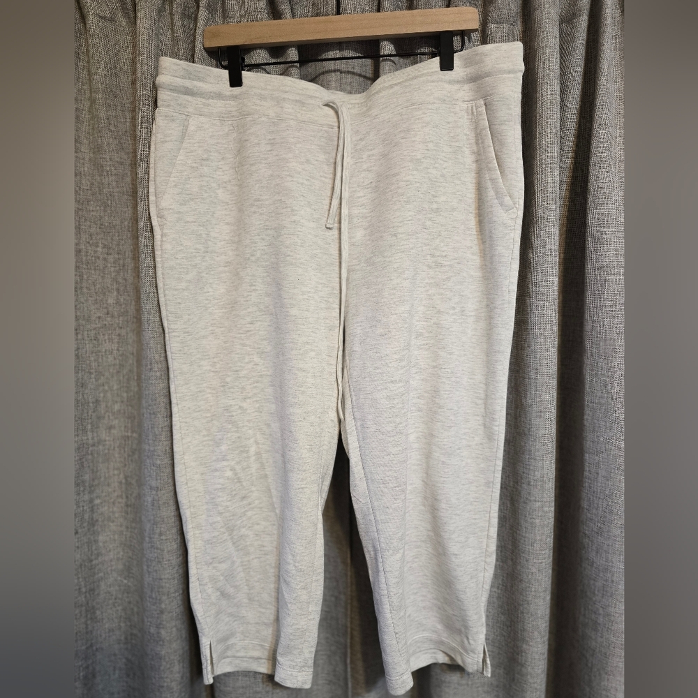 32 Degrees Gray Sweatpants with Elastic Waistband